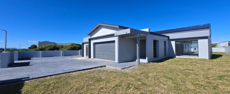 5 Bedroom Property for Sale in Kleinbaai Western Cape
